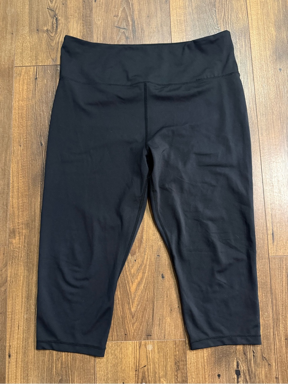ZYIA Active Black Cropped Leggings Women’s Size 16-18 High Rise Capri Athletic
